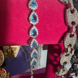 Elegant Silver and Blue Teardrop Bracelet